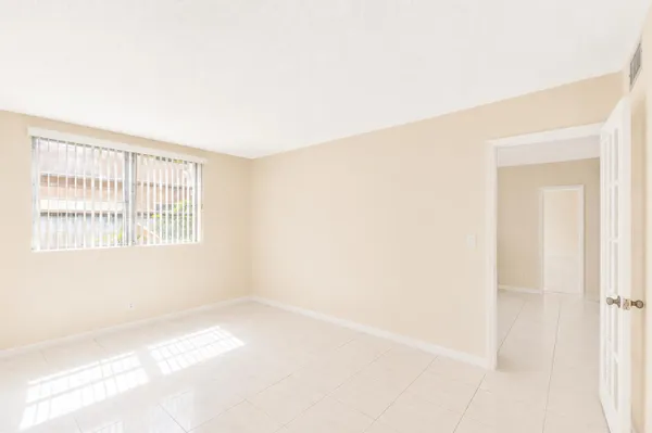 Property Slideshow image 3 of 42 | 3090 nw 46th ave 105c, Lauderdale Lakes, FL, 33313