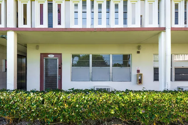 Property Slideshow image 3 of 21 | 301 preston h 301, Boca Raton, FL, 33434