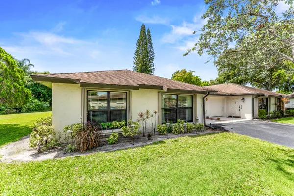 Property Slideshow image 2 of 28 | 4727 storkwood ln a, Boynton Beach, FL, 33436
