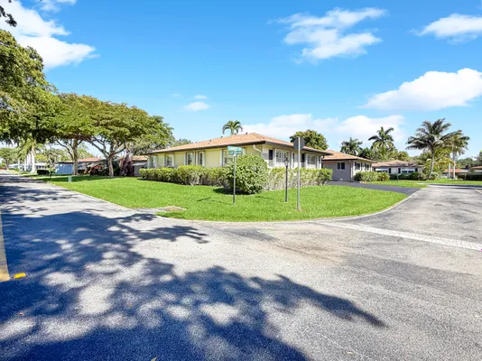 Property Slideshow image 3 of 20 | 501 sandpiper cir, Delray Beach, FL, 33445