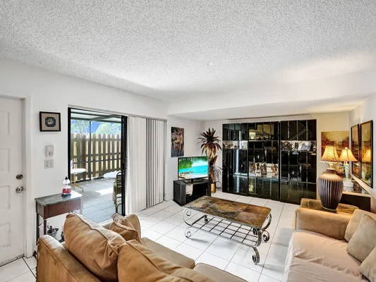 Property Slideshow image 2 of 28 | 865 nw 29th ave a, Delray Beach, FL, 33445