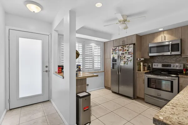 Property Slideshow image 2 of 59 | 3002 portofino isle e3, Coconut Creek, FL, 33066