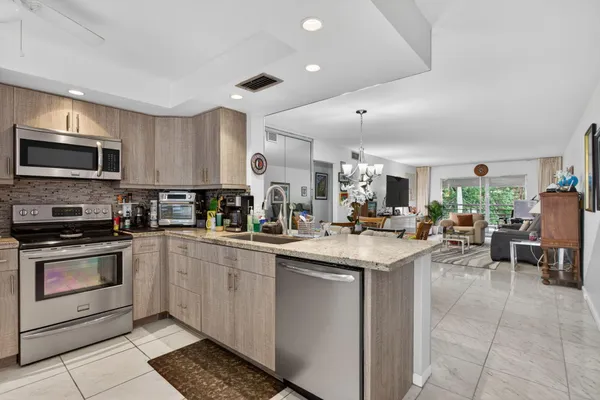 Property Slideshow image 3 of 59 | 3002 portofino isle e3, Coconut Creek, FL, 33066