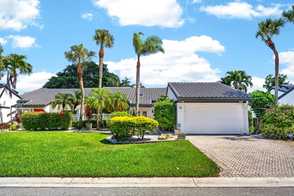 Property Slideshow image 3 of 66 | 17 villa ln, Boynton Beach, FL, 33436
