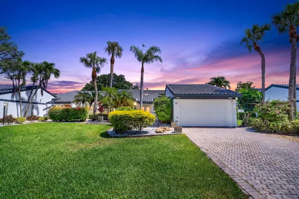 Property Slideshow image 2 of 66 | 17 villa ln, Boynton Beach, FL, 33436
