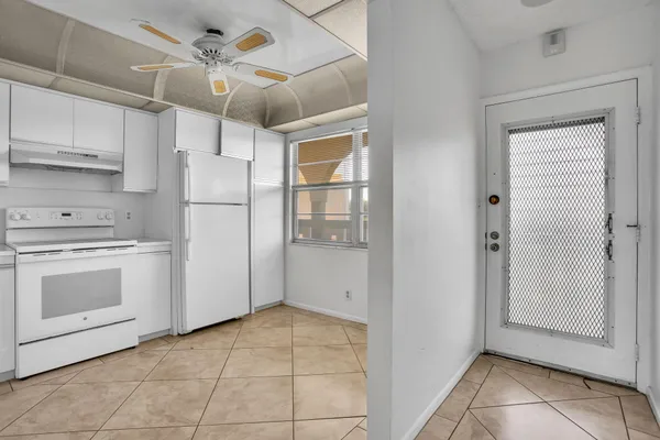 Property Slideshow image 3 of 39 | 3405 bimini ln m4, Coconut Creek, FL, 33066
