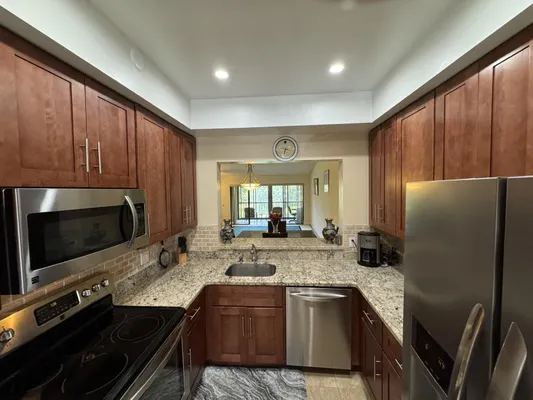 Property Slideshow image 3 of 52 | 5055 oakhill ln 221, Delray Beach, FL, 33484