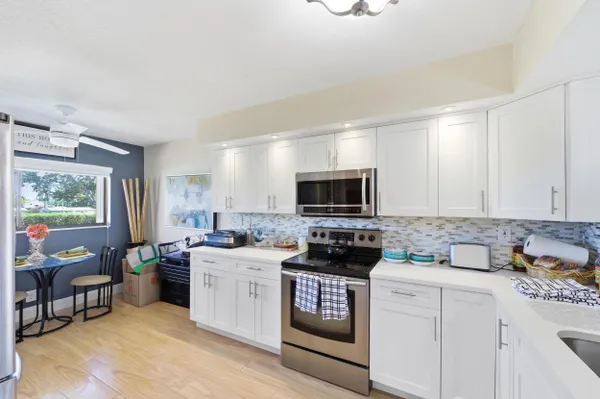 Property Slideshow image 2 of 41 | 15461 pembridge dr 207, Delray Beach, FL, 33484