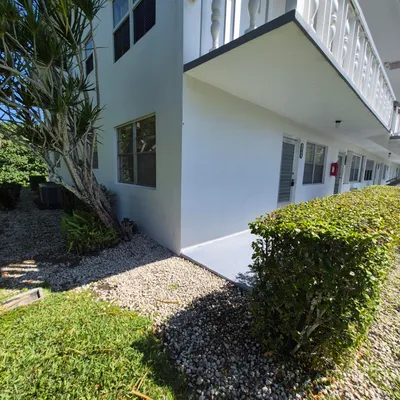Property Slideshow image 2 of 27 | 101 northampton f f, West Palm Beach, FL, 33417
