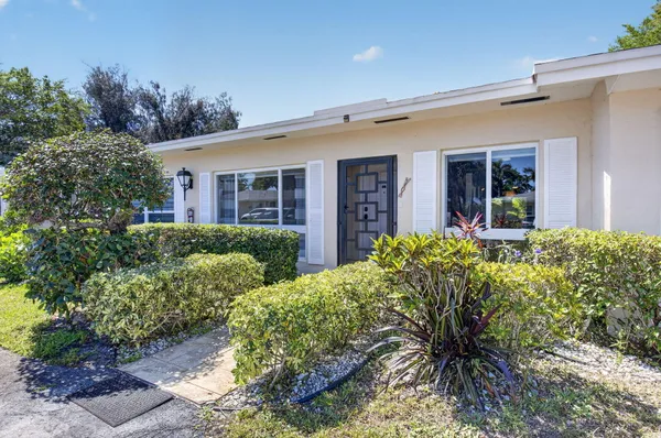 Property Slideshow image 2 of 57 | 13740 vía flora c, Delray Beach, FL, 33484