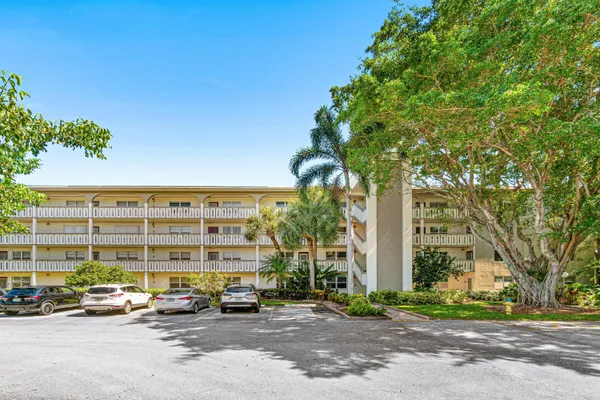 Property Slideshow image 3 of 55 | 3502 bimini ln l4, Coconut Creek, FL, 33066
