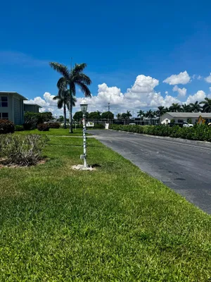 Property Slideshow image 2 of 14 | 310 n n blvd 2a, Boynton Beach, FL, 33435