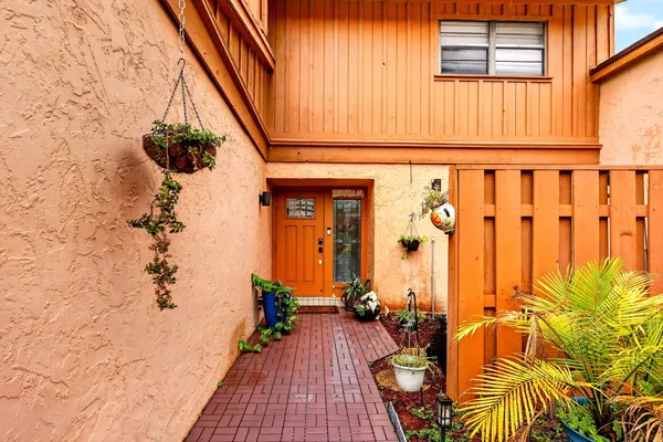 Property Slideshow image 3 of 68 | 5316 stonybrook ln, Boynton Beach, FL, 33437