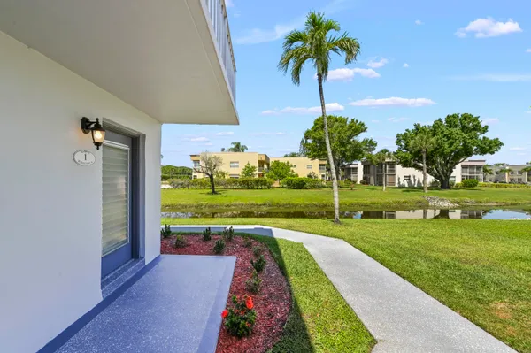 Property Slideshow image 2 of 32 | 1 burgundy a, Delray Beach, FL, 33484