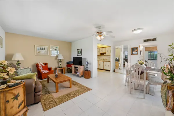 Property Slideshow image 3 of 32 | 1 burgundy a, Delray Beach, FL, 33484