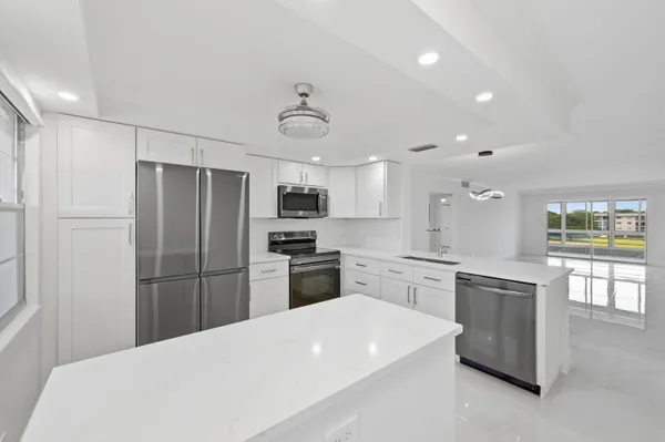 Property Slideshow image 3 of 54 | 3204 portofino pt b4, Coconut Creek, FL, 33066