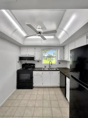 Property Slideshow image 2 of 8 | 5263 cresthaven blvd a, West Palm Beach, FL, 33415