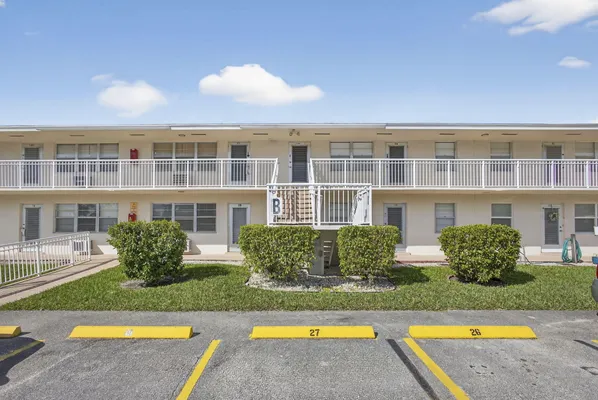 Property Slideshow image 2 of 40 | 19 hastings b b, West Palm Beach, FL, 33417