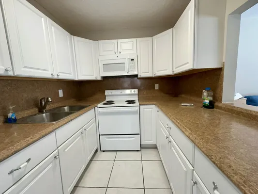 Property Slideshow image 2 of 14 | 165 coventry g g, West Palm Beach, FL, 33417