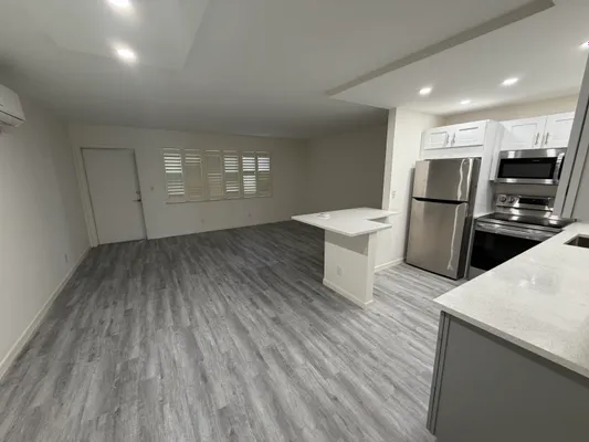 Property Slideshow image 2 of 25 | 370 horizons 203, Boynton Beach, FL, 33435