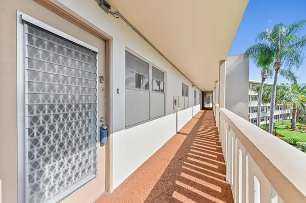 Property Slideshow image 3 of 42 | 2303 lucaya ln f3, Coconut Creek, FL, 33066