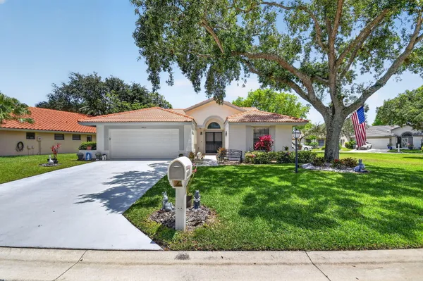 Property Slideshow image 2 of 67 | 4810 catamaran cir, Boynton Beach, FL, 33436