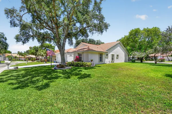 Property Slideshow image 3 of 67 | 4810 catamaran cir, Boynton Beach, FL, 33436