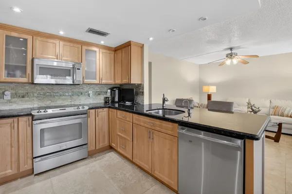 Property Slideshow image 2 of 102 | 1027 yarmouth dr b, Boca Raton, FL, 33434