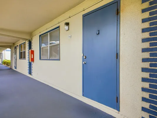 Property Slideshow image 3 of 20 | 202 brittany e, Delray Beach, FL, 33446
