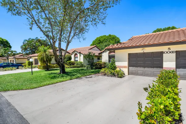 Property Slideshow image 3 of 39 | 10069 andrea ln a, Boynton Beach, FL, 33437