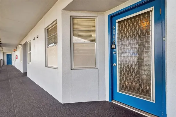 Property Slideshow image 2 of 3 | 650 sw 124th ter 404p, Pembroke Pines, FL, 33027