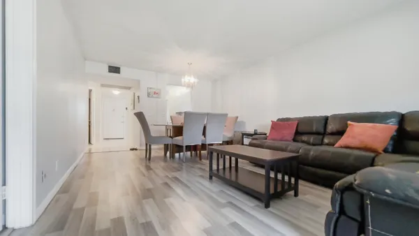Property Slideshow image 2 of 18 | 1200 sw 124th ter 208o, Pembroke Pines, FL, 33027