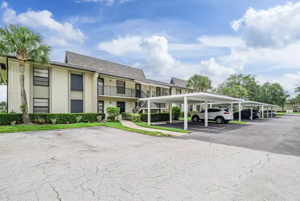 Property Slideshow image 2 of 36 | 23 plantation dr 102, Vero Beach, FL, 32966
