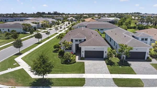 Property Slideshow image 2 of 52 | 15830 key biscayne ln, Westlake, FL, 33470