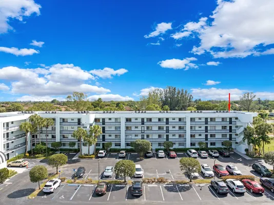 Property Slideshow image 3 of 36 | 6698 10th ave 327, Lake Worth, FL, 33467