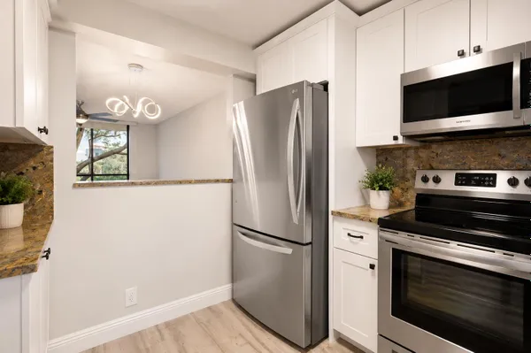 Property Slideshow image 3 of 16 | 4640 lucerne lakes blvd 205, Lake Worth, FL, 33467
