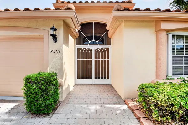 Property Slideshow image 2 of 37 | 7565 caprio dr, Boynton Beach, FL, 33472