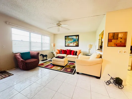 Property Slideshow image 2 of 59 | 4038 berkshire b 4038, Deerfield Beach, FL, 33442
