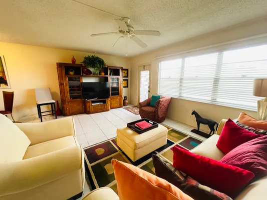 Property Slideshow image 3 of 59 | 4038 berkshire b 4038, Deerfield Beach, FL, 33442