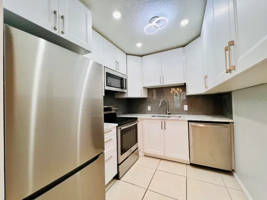Property Slideshow image 2 of 18 | 74 berkshire c c, West Palm Beach, FL, 33417