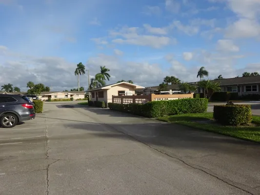 Property Slideshow image 2 of 19 | 2763 w dudley dr dr h, West Palm Beach, FL, 33415