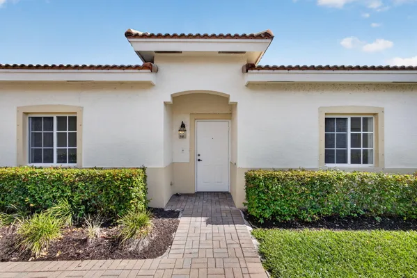 Property Slideshow image 2 of 60 | 2344 windjammer way, West Palm Beach, FL, 33411