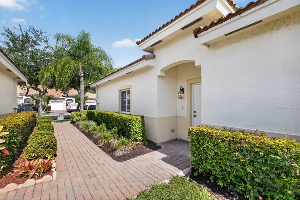 Property Slideshow image 3 of 60 | 2344 windjammer way, West Palm Beach, FL, 33411