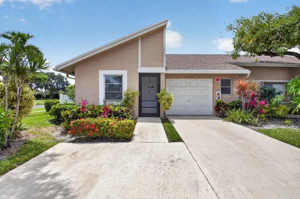 Property Slideshow image 2 of 71 | 8130 springtree rd a, Boca Raton, FL, 33496
