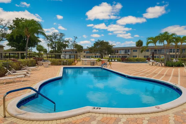 Property Slideshow image 2 of 65 | 550 nw 78th ter 107, Margate, FL, 33063