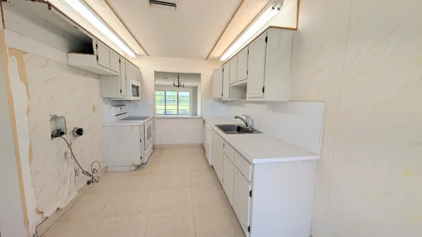 Property Slideshow image 2 of 18 | 13665 via aurora c, Delray Beach, FL, 33484