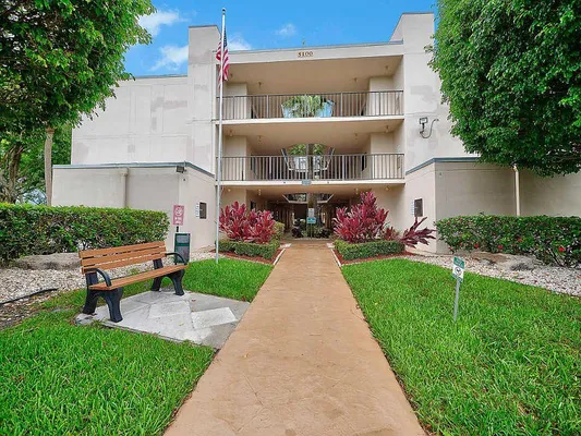 Property Slideshow image 2 of 55 | 5100 las verdes cir 215, Delray Beach, FL, 33484
