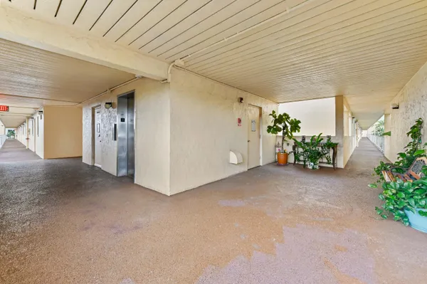 Property Slideshow image 2 of 26 | 2615 ne 3rd ct 3170, Boynton Beach, FL, 33435