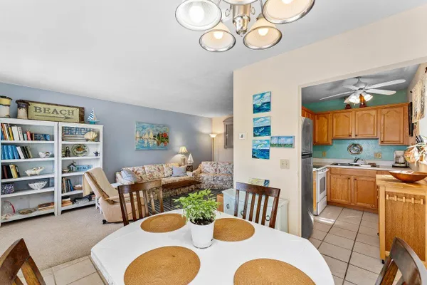 Property Slideshow image 3 of 30 | 3280 cynthia ln 214, Lake Worth Beach, FL, 33461