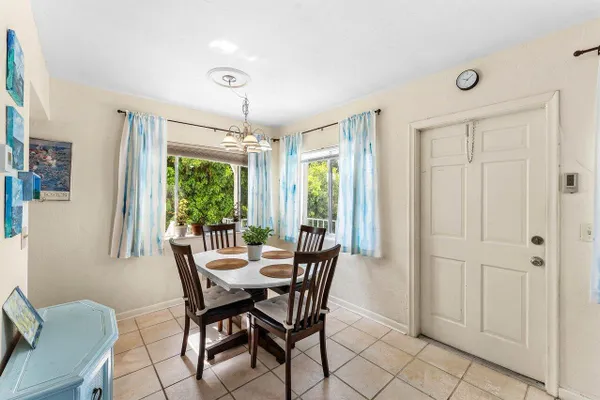 Property Slideshow image 2 of 30 | 3280 cynthia ln 214, Lake Worth Beach, FL, 33461